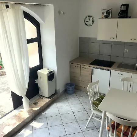 Ruzmarin Konukevi 3*