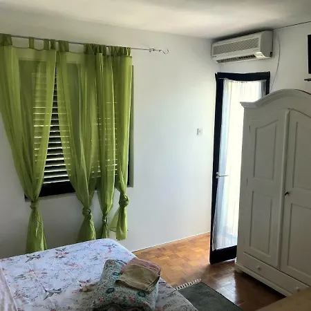 Ruzmarin Konukevi Ždrelac