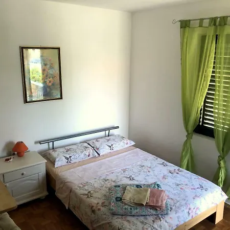 Ruzmarin Konukevi 3*