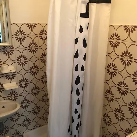Ruzmarin Konukevi 3*